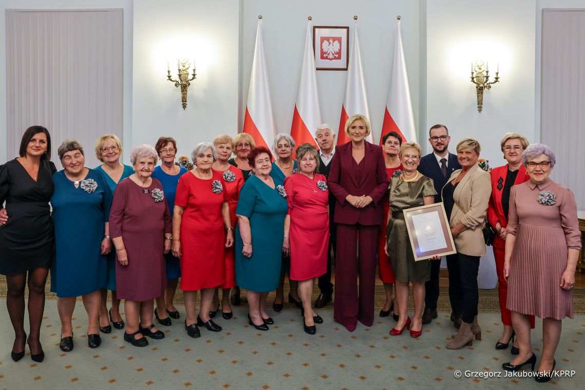 Krasnystaw. "Jesienne Promyki" rozświetliły pałac prezydencki. Krystyna Kobylańska doceniona