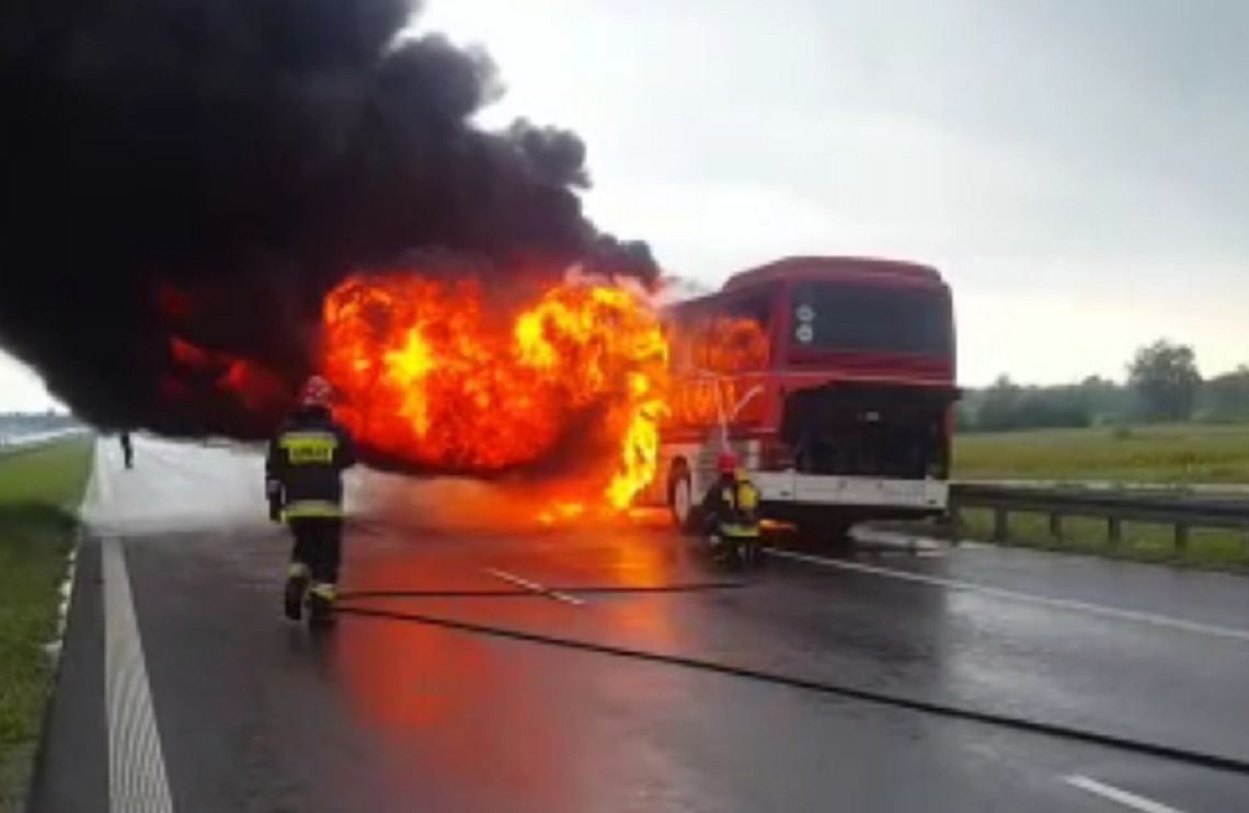 Krasnystaw: Autokar stanął w ogniu
