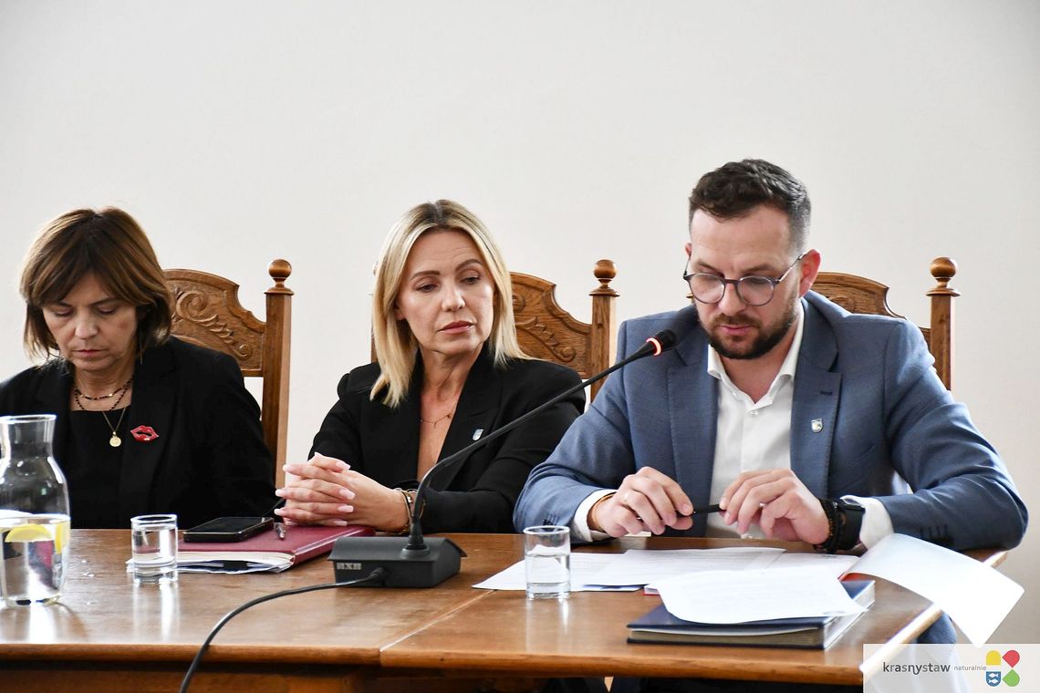Krasnystaw. „Serwowanie rozrywki” i riposta burmistrza na interpelację radnego Wąsiury