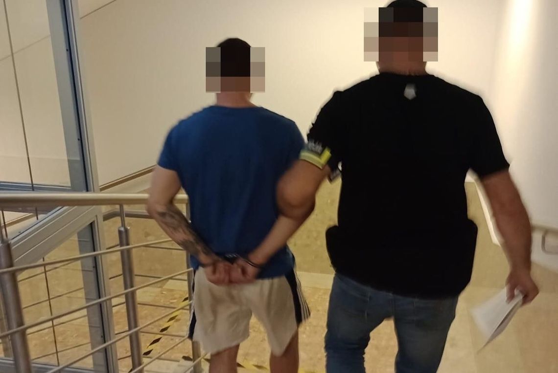 Krasnystaw. Groził nożem klientowi banku [FILM]