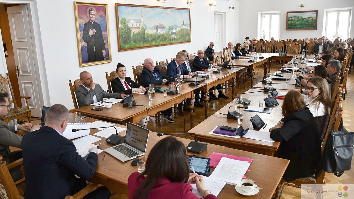Krasnystaw. Rada miasta jednogłośnie o KDK i bibliotece, chociaż dom kultury "zaciska pasa"