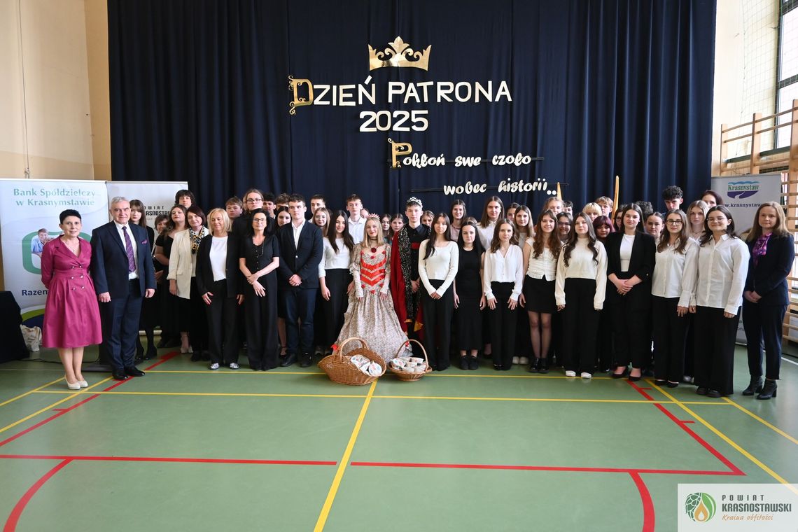 Krasnystaw. Społeczność „Jagiełły” uczciła pamięć patrona szkoły [GALERIA ZDJĘĆ]