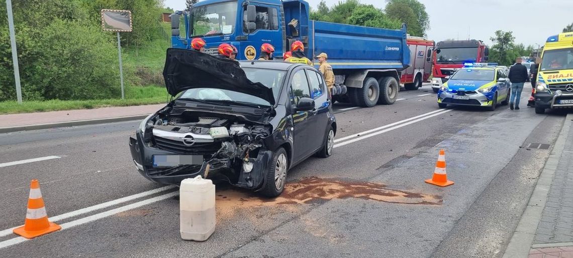 Krasnystaw. Zderzenie osobówki i dwóch samochodów ciężarowych