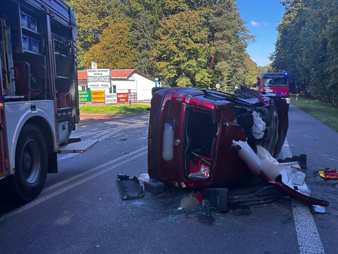 Krasnystaw. Zderzenie osobówki z ciężarówką. Dwie osoby poszkodowane