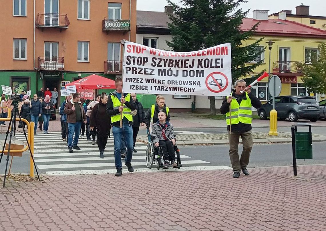 Protest przeciw CPK w Izbicy. "Nie ma kompromisu!" [WIDEO+ZDJĘCIA]