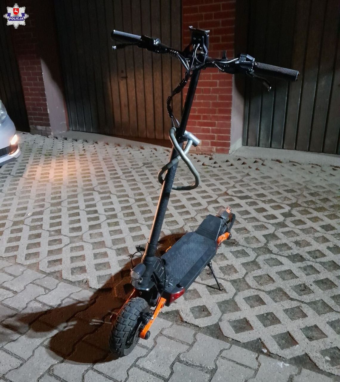 Lubelskie. Śmiertelny wypadek na hulajnodze na osiedlowej drodze. Nie żyje 26-letnia kobieta Lubelskie. Śmiertelny wypadek na hulajnodze na osiedlowej drodze. Nie żyje 26-letnia kobieta