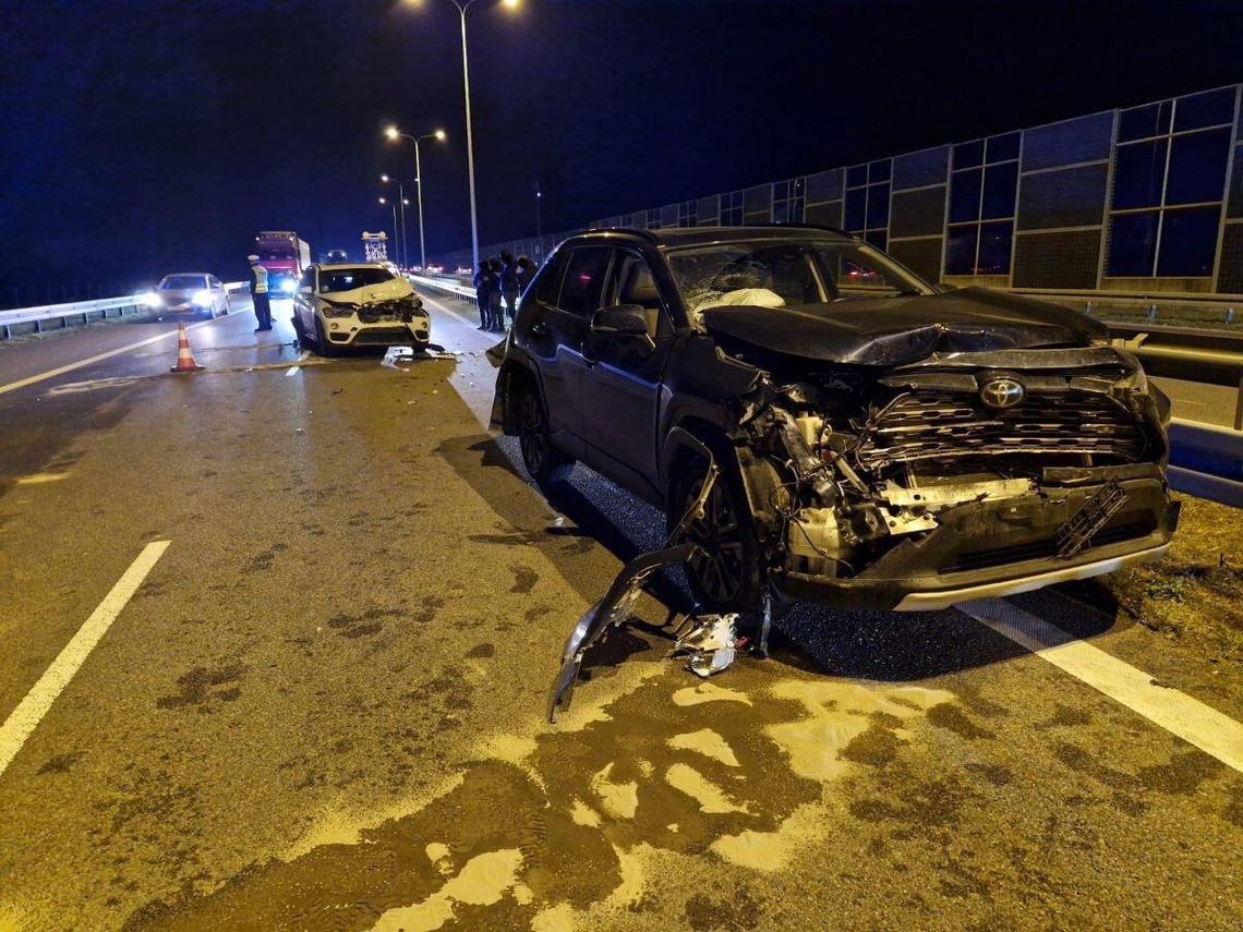 Lubelskie: Uwaga na utrudnienia! Na drodze ekspresowej zderzyły się cztery samochody. Jedna osoba trafiła do szpitala [ZDJĘCIA]
