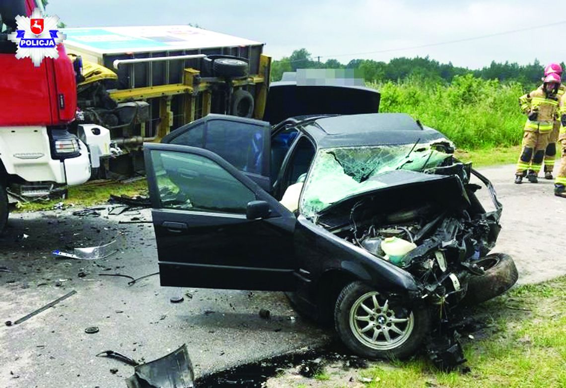 Maturzyści rozbili się w BMW. 19-letni kierowca nie żyje