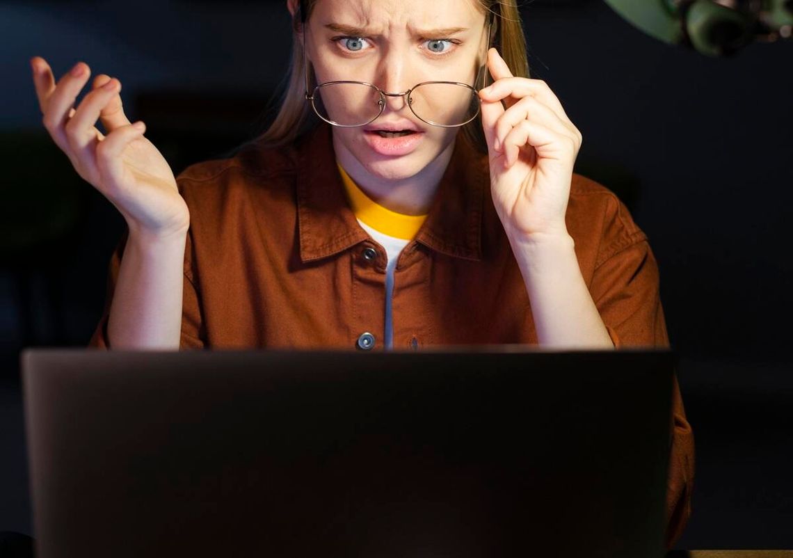 Mieszkanka Włodawy sprzedawała meble i sporo straciła