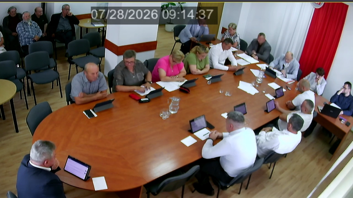 Podczas ostatniej sesji podjęto szereg istotnych decyzji finansowych. Radni zgodzili się na zaciągnięcie blisko 1,5 mln zł kredytu, a także przyjęli zmiany w budżecie i Wieloletniej Prognozie Finansowej. Środki zostaną przeznaczone m.in. na inwestycje drogowe, wsparcie dla strażaków ochotników.