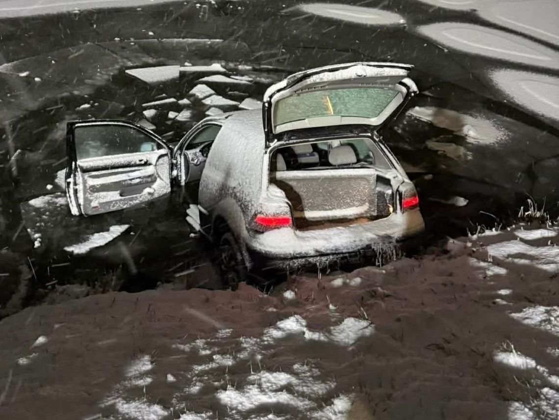 18-latek wjechał do rzeki.