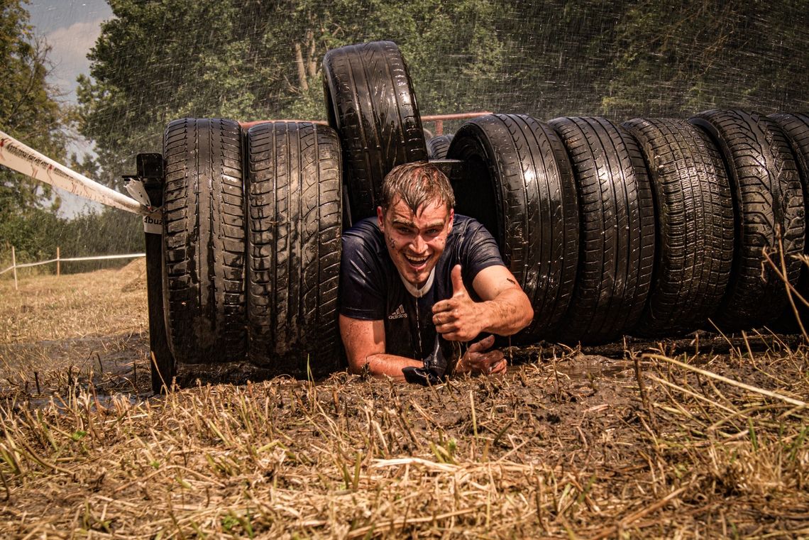 "Morda w błocie, świat w kolorach"