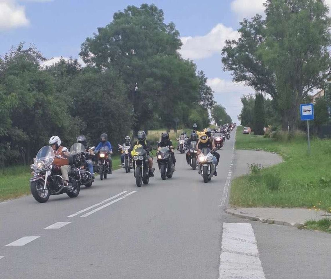 Gm. Siedliszcze. Motocykliści wsparli koleżankę