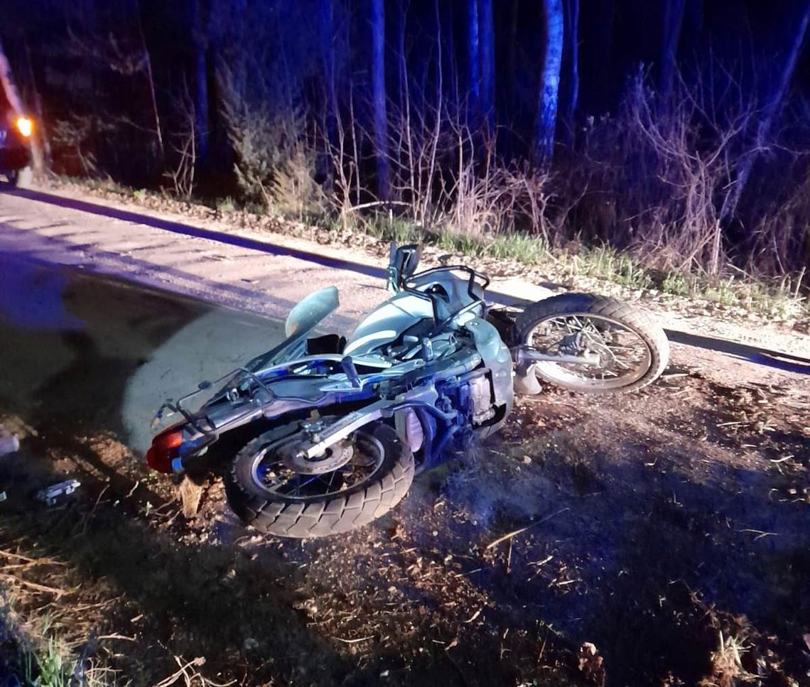 Motocyklista uderzył w drzewo. Zmarł na miejscu zdarzenia