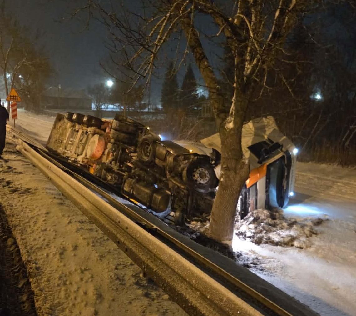 Osobówka zderzyła się z cysterną wypełnioną gazem [WIDEO, ZDJĘCIA]