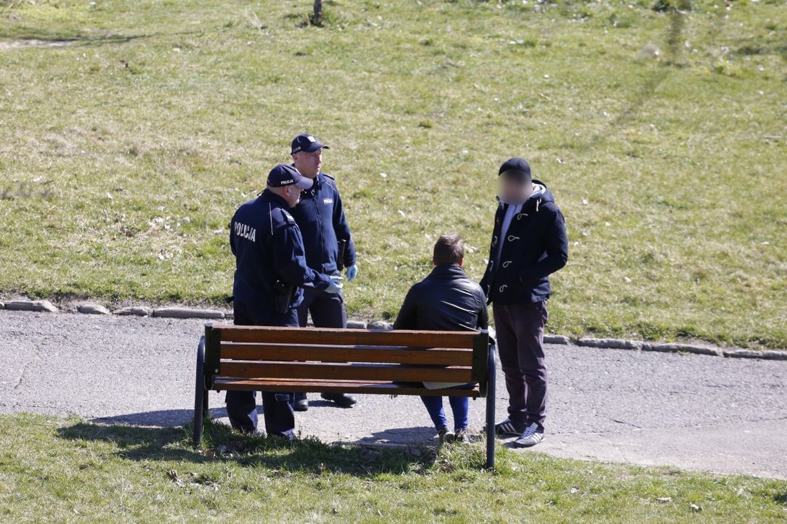 Na pierwszej linii - policjanci