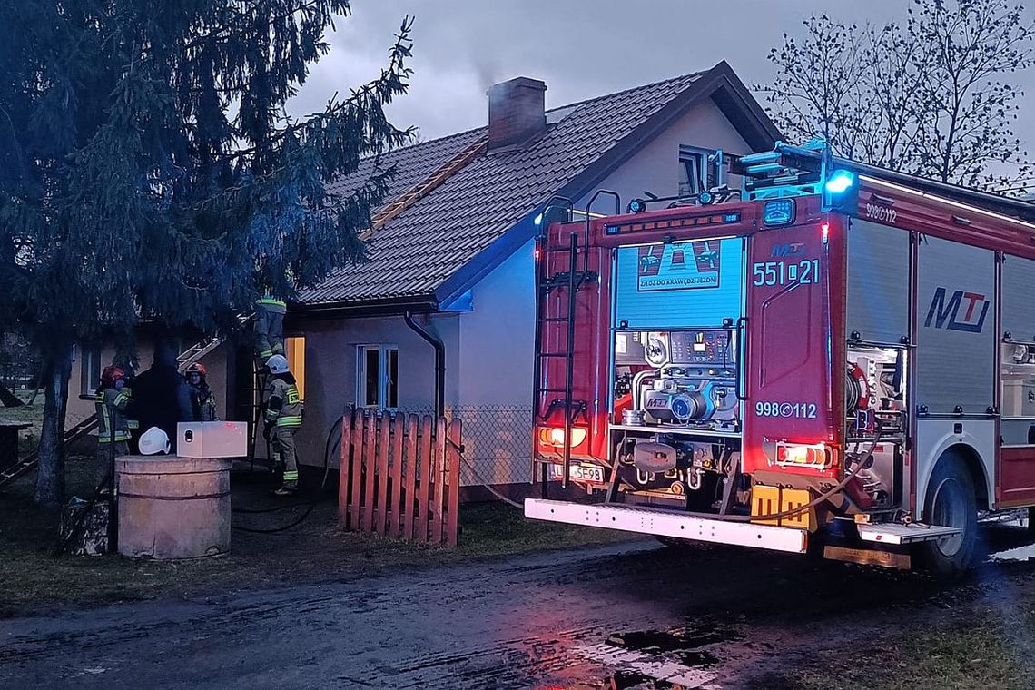 Na sygnale. Pożar przy ul. Zacisze, ogień w kominie, zgon 73-latka