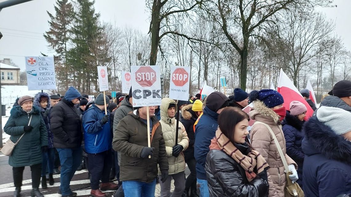 NIE dla CPK. Protest mieszkańców na DK 17 w Zakręciu [WIDEO+ZDJĘCIA]