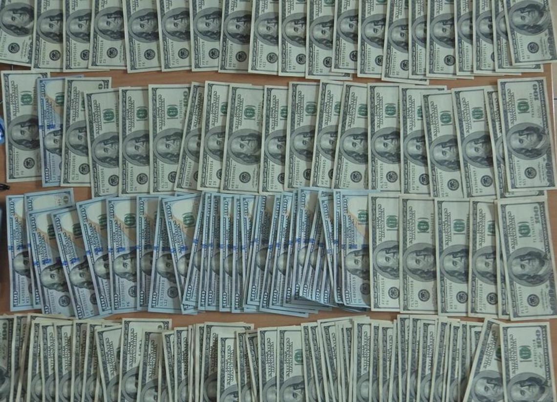 W związku z popełnionymi wykroczeniami skarbowymi podróżni ukarani zostali mandatami w łącznej kwocie blisko 130 tys. zł