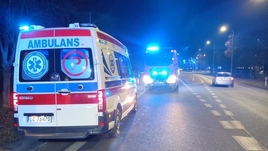 Nietrzeźwy 45-latek spadł z niezabezpieczonego balkonu. Trafił do szpitala