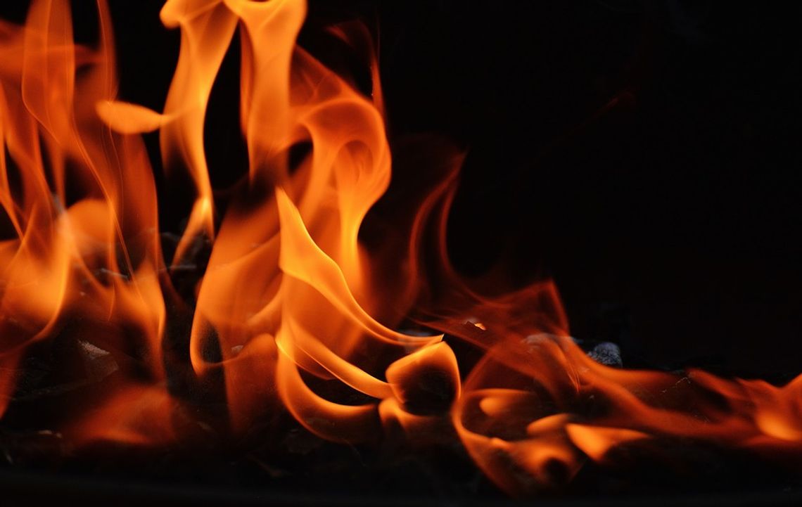 Nocny pożar w gminie Białopole, jedna osoba poszkodowana
