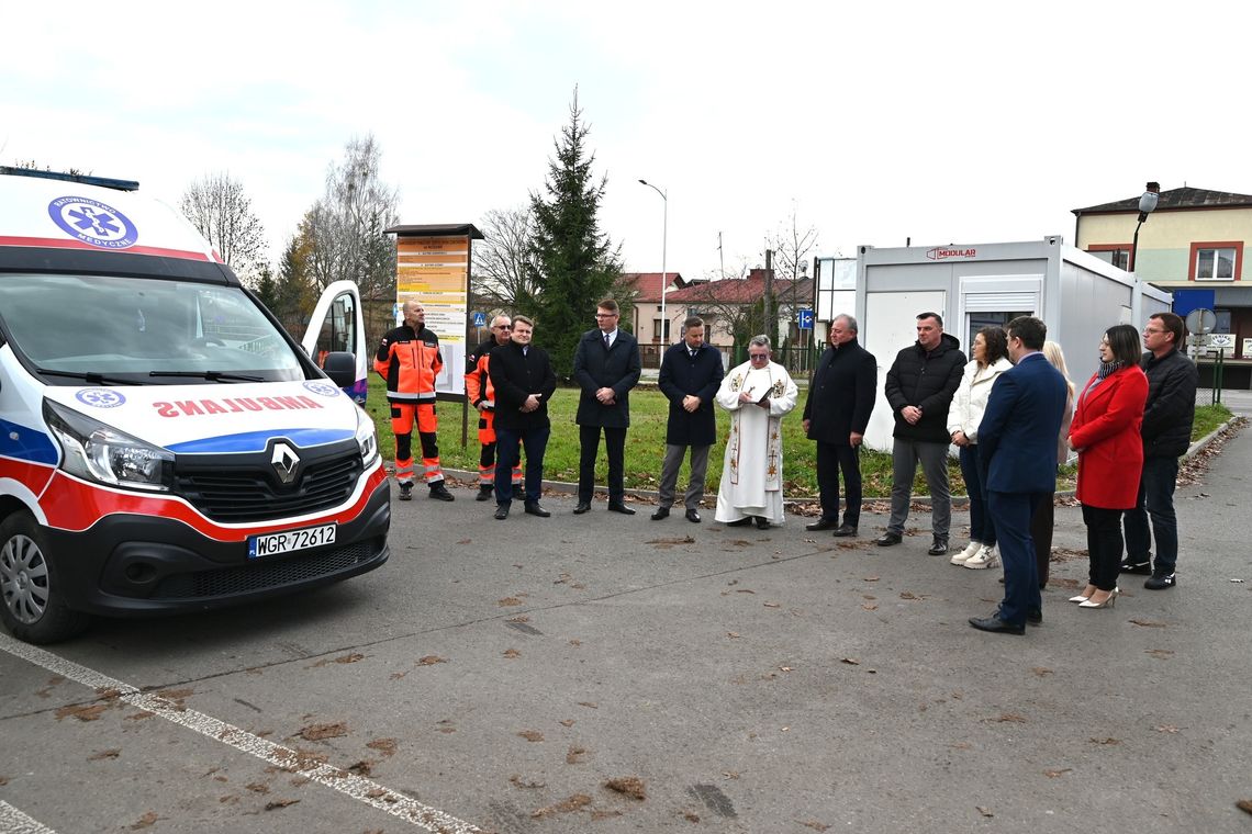 Nowa karetka dla włodawskiego szpitala Szpital we Włodawie dostał nową karetkę.