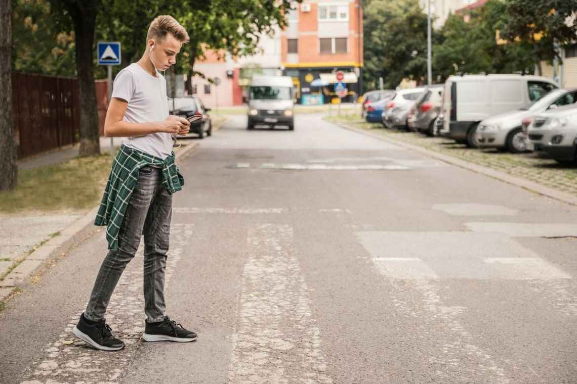 Od środy są nowe przepisy dla pieszych, rowerzystów i kierowców