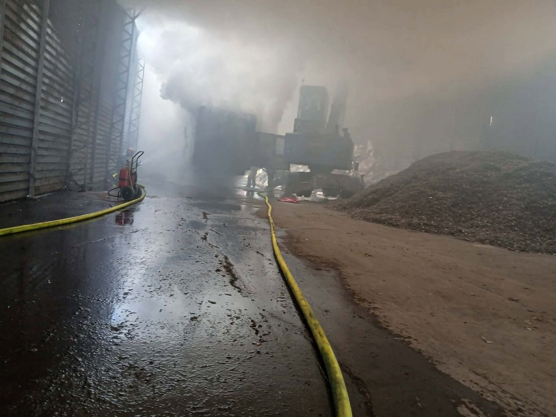 Ogień w hali w Rejowcu Fabrycznym. Duże straty