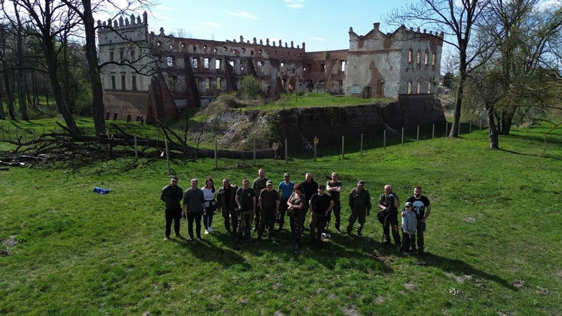 Pierwszy etap badań archeologicznych na zamku w Krupem rozpoczęty. Ale to dopiero początek dłuższej drogi...