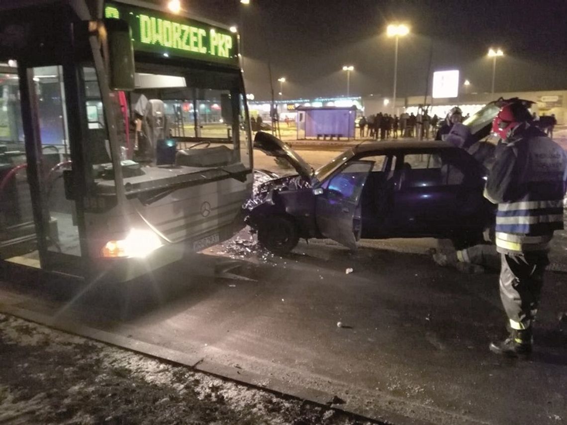 Pijany kierowca walnął w autobus
