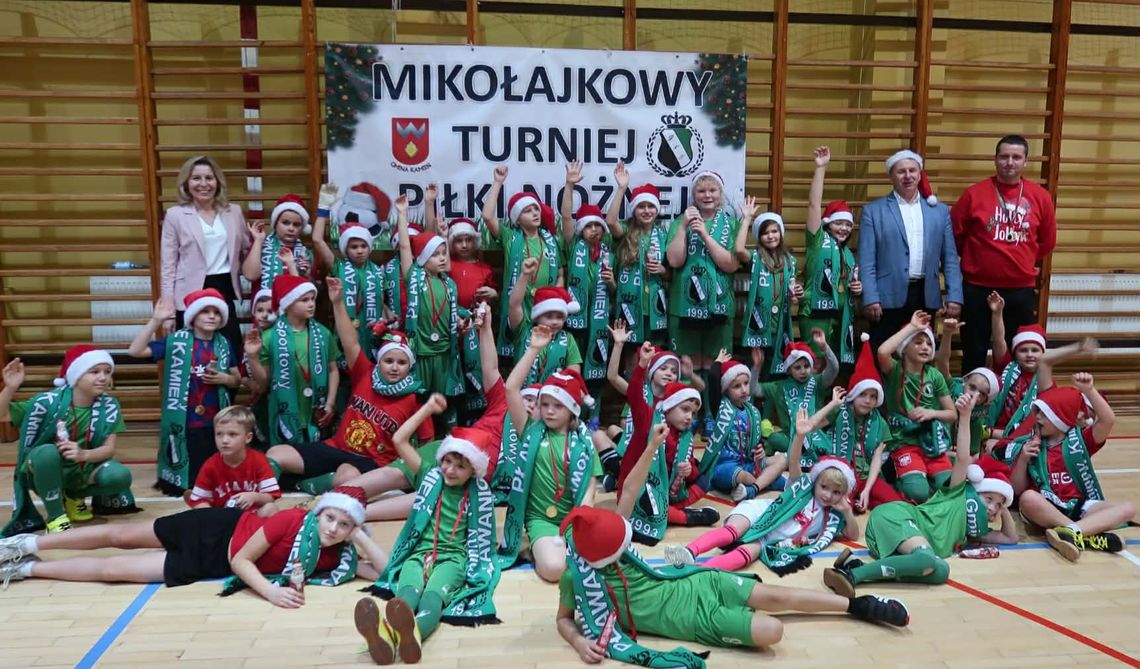 Piłkarskie zmagania w Kamieniu Turniej Mikołajkowy w Kamieniu