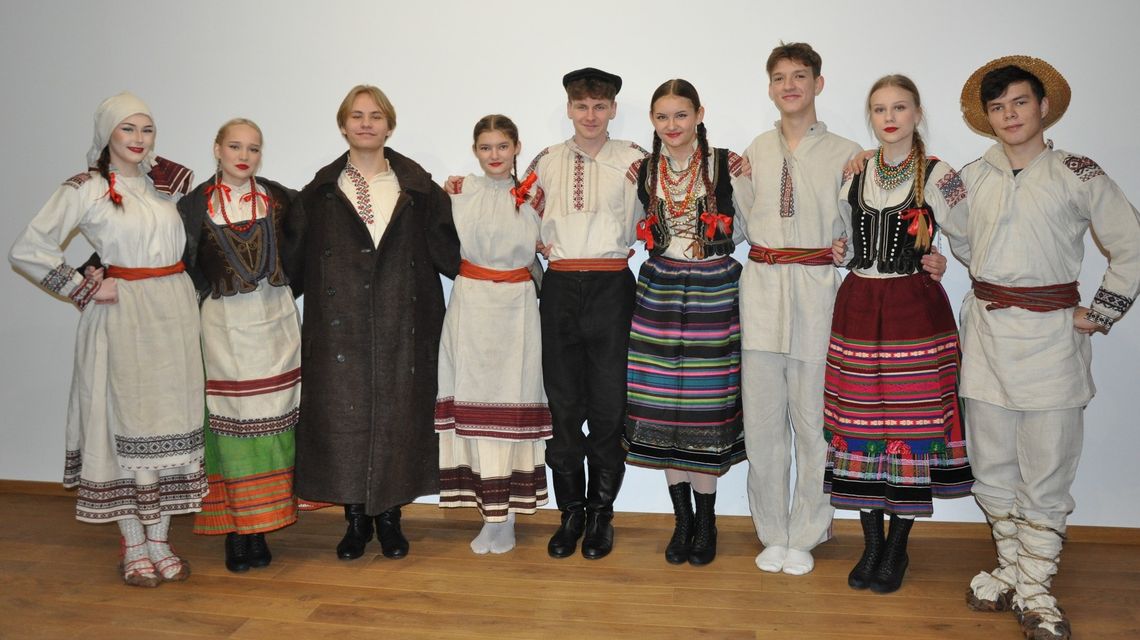 ZTL Włodawiacy w tradycyjnych strojach ludowych z okolic Polesia