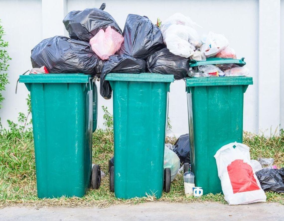Polacy toną w śmieciach. Produkujemy ich coraz więcej Polacy toną w śmieciach. Produkujemy ich coraz więcej