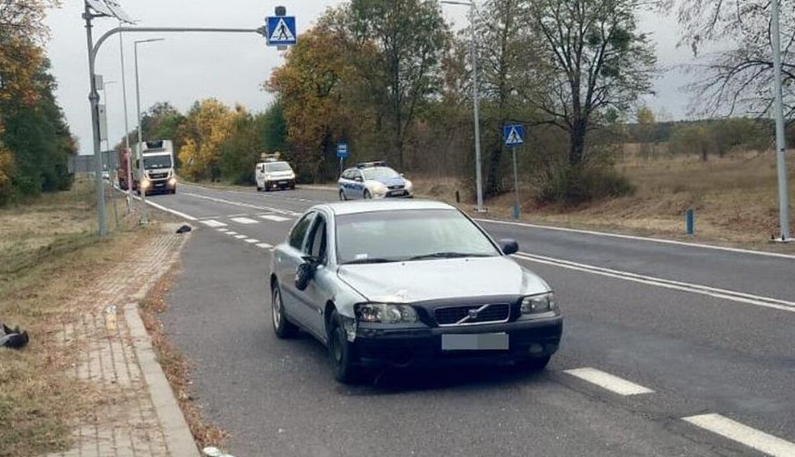 Potrącenie pieszego w Kołaczach. Mężczyzna wbiegł na przejście