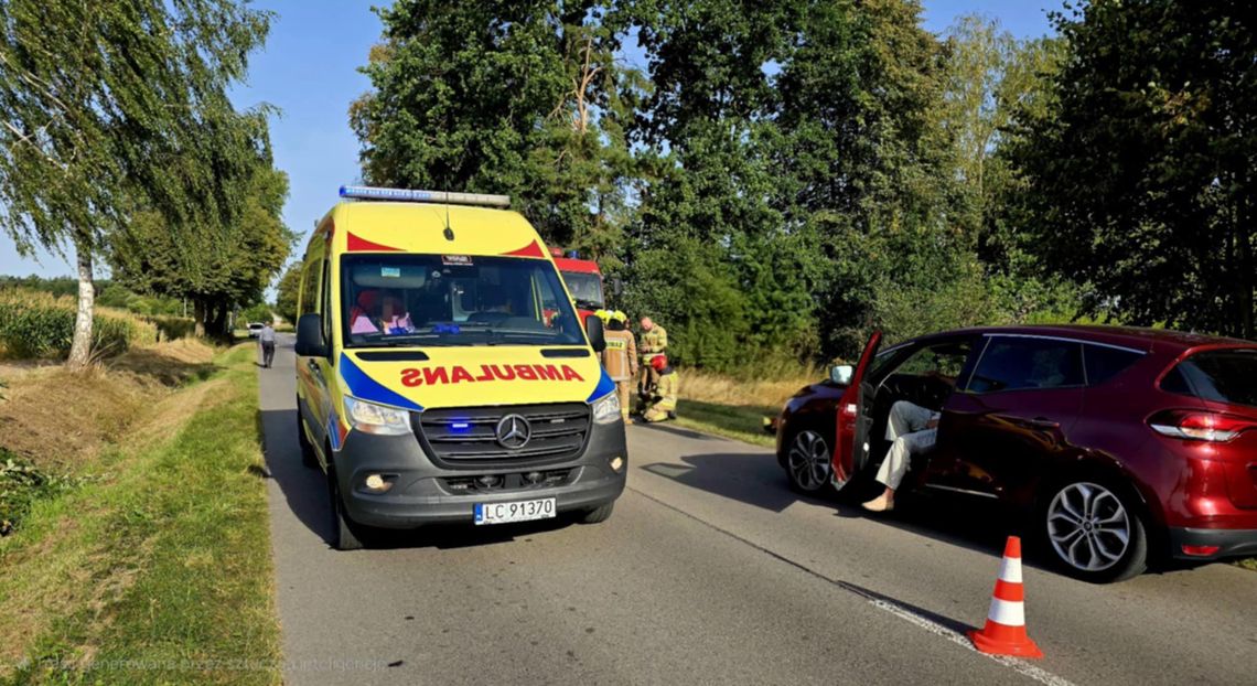 Potrącenie rowerzystki w Wólce Orłowskiej. 66-latka trafiła do szpitala