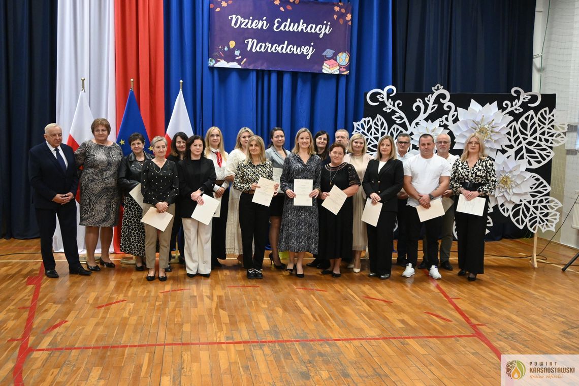 Pow. krasnostawski. Dzień Edukacji Narodowej w „Zetce” – czas podziękowań i wyróżnień [ZDJĘCIA]
