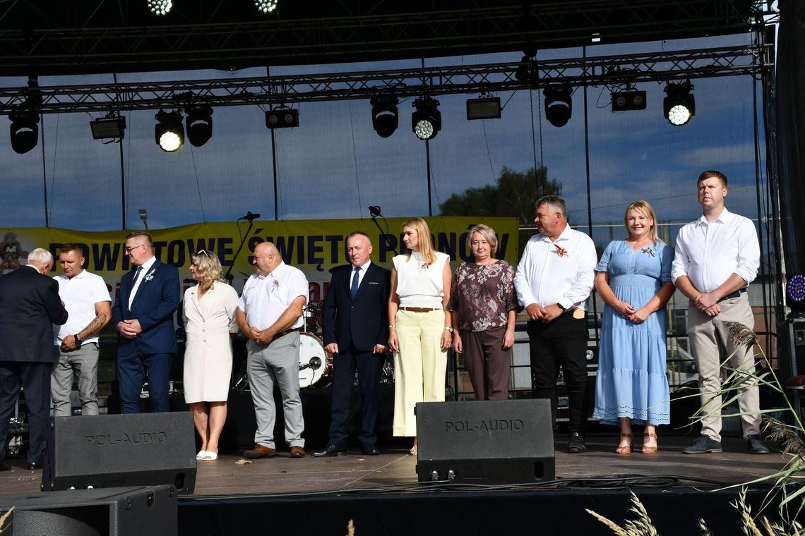 Pow. krasnostawski. Dziesięcioro rolników z odznakami „Zasłużony dla Rolnictwa” [GALERIA ZDJĘĆ]