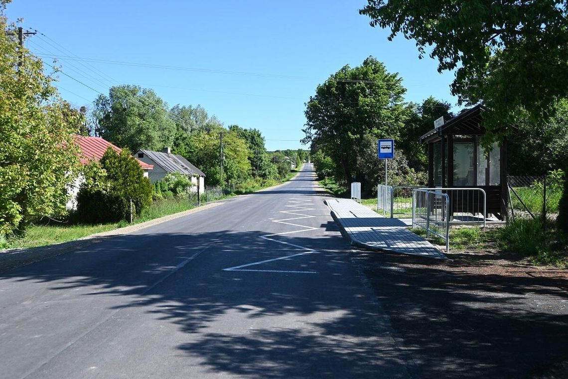 Pow. krasnostawski. Nowa droga w Krynicy gotowa. Rozbudowa kosztowała ponad 5,5 miliona Pow. krasnostawski. Nowa droga w Krynicy gotowa. Rozbudowa kosztowała ponad 5,5 miliona