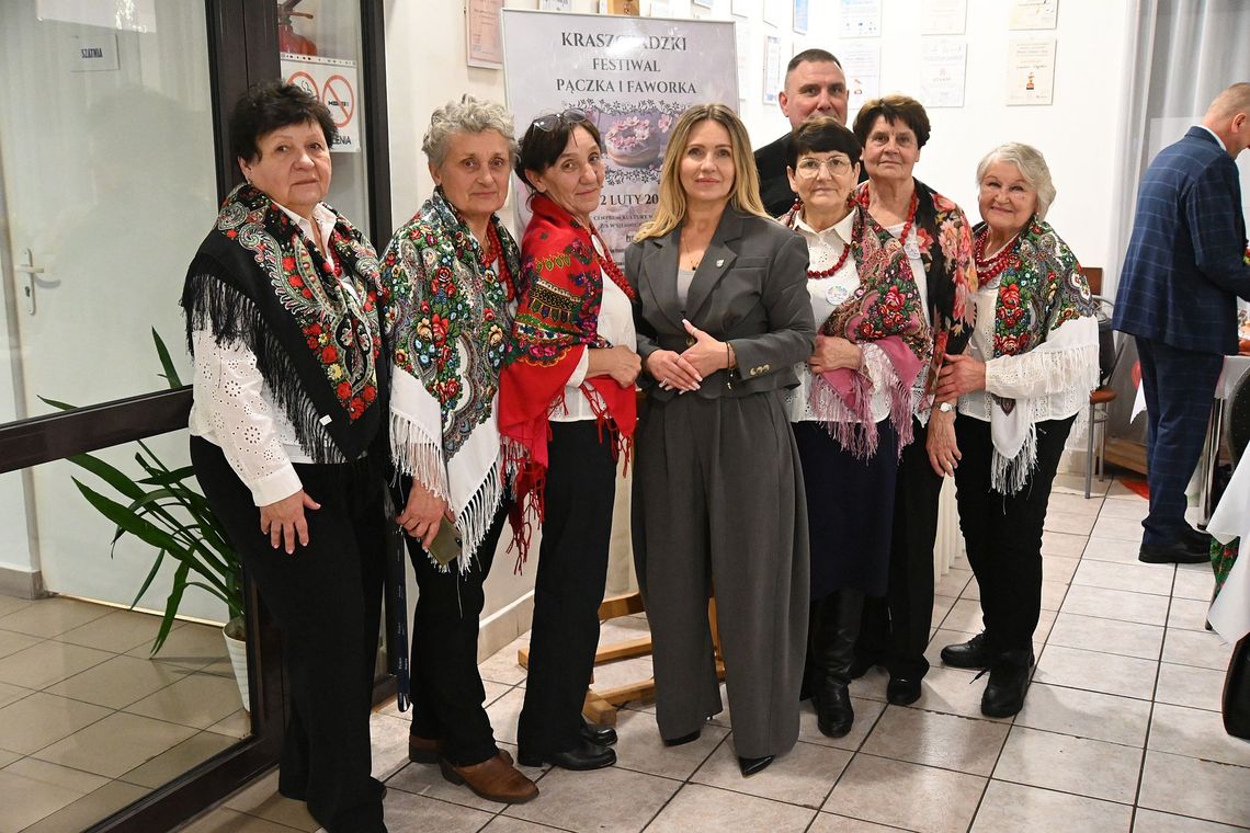 Pow. krasnostawski. Pączki na smalcu z różami z własnego ogrodu - i pierwsze miejsce dla KGW Górzanie [GALERIA ZDJĘĆ]