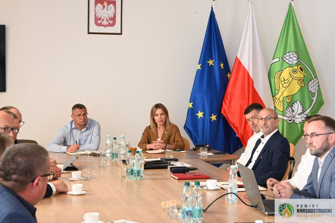 Pow. krasnostawski. Samorządowcy o azbeście i drogach – wspólna strategia dla powiatu