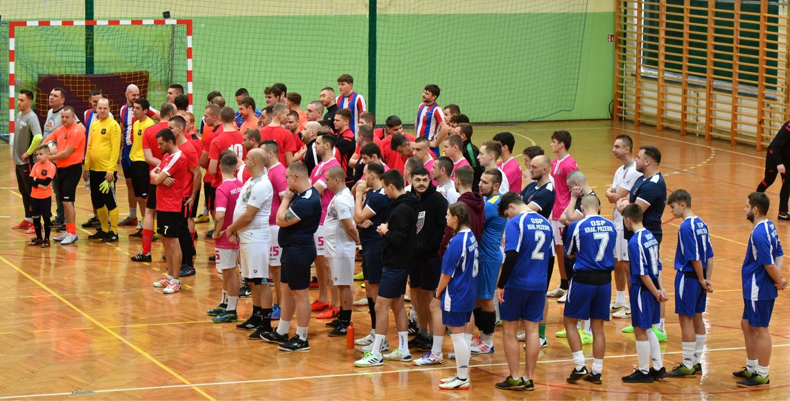 Pow. krasnostawski. Strażacy na boisku - I Powiatowy Turniej Piłki Nożnej w Siennicy Różanej