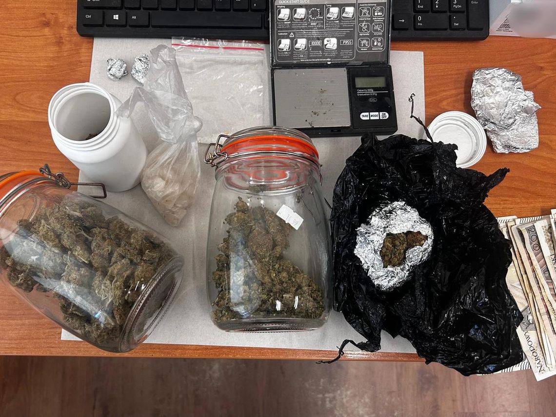 Pow. krasnostawski. Zatrzymany z narkotykami i gotówką. Trafił już do aresztu