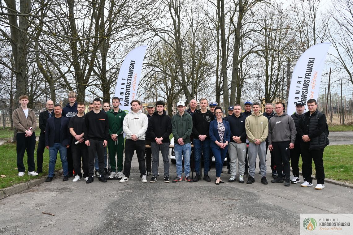 Zespół Szkół w Siennicy Różanej triumfuje w powiatowych eliminacjach Turnieju Motoryzacyjnego Zespół Szkół w Siennicy Różanej triumfuje w powiatowych eliminacjach Turnieju Motoryzacyjnego