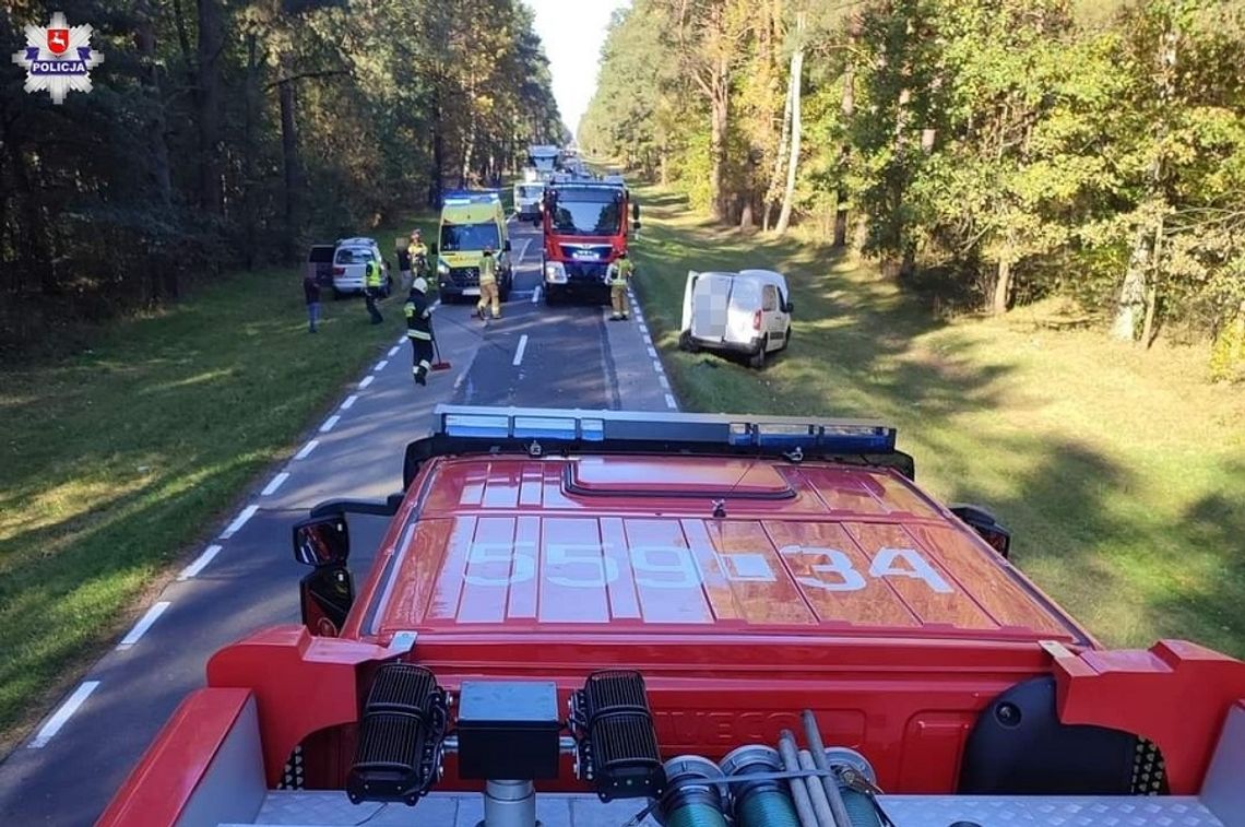 Osowa. Wjechał w zaparkowany na poboczu samochód. Pasażerka w szpitalu