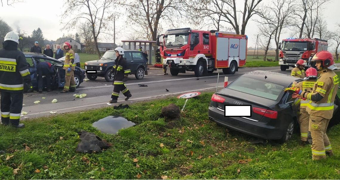 Poważny wypadek w Dryszczowie. Pasażerka z obrażeniami głowy w szpitalu