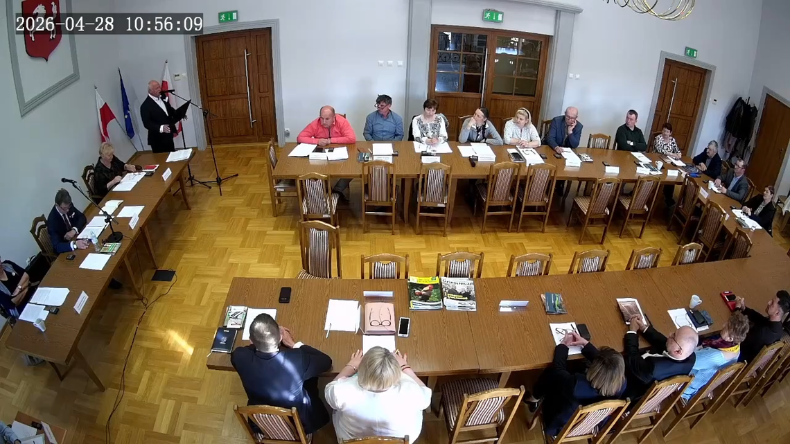 W ostatniej sesji Rady Gminy Wojsławice wziął udział starosta chełmski Piotr Deniszczuk, który przybliżył samorządowcom szczegóły zaplanowanych przez zarząd powiatu prac drogowych. Jego obecność na sali obrad odebrana była w kategoriach pewnego przełomu w relacjach na linii gmina Wojsławice – powiat