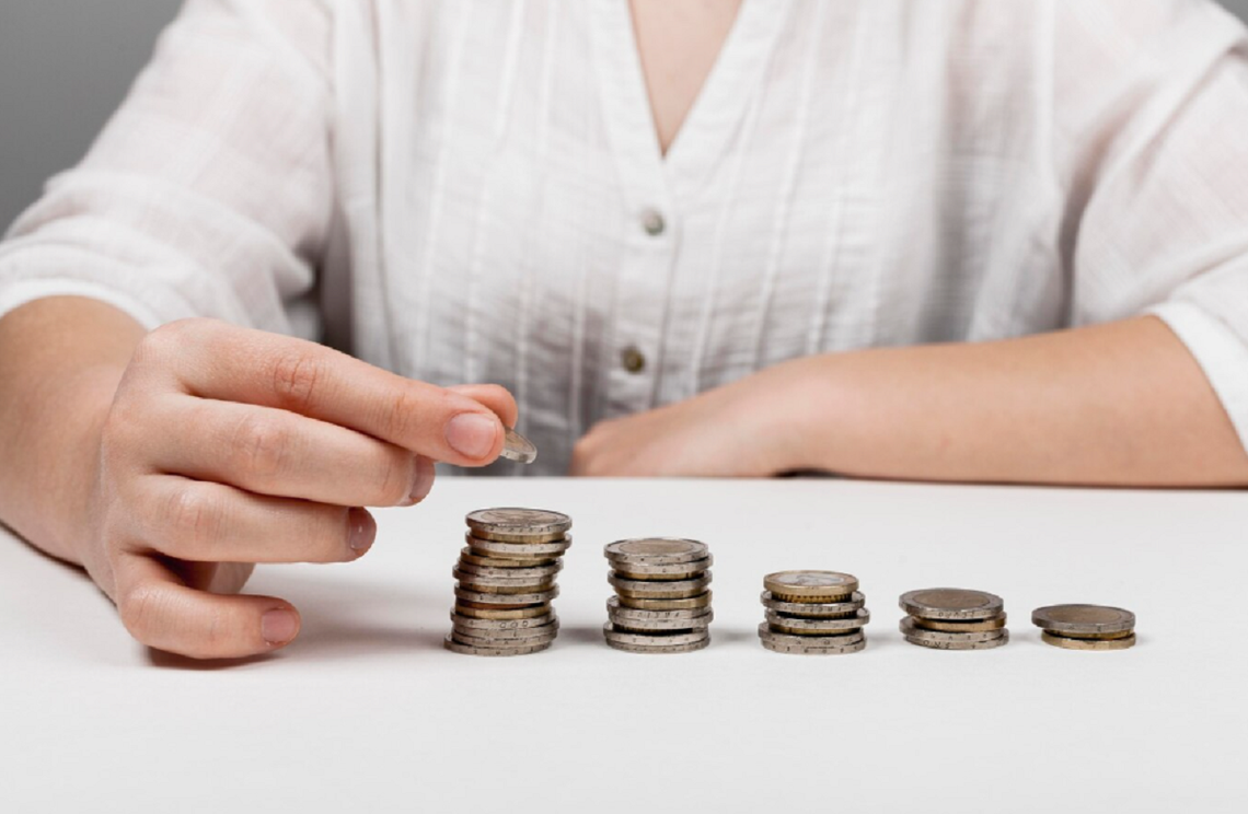 Powiat chełmski. Rekordowe wyniki finansowe i inwestycyjny boom. Zarząd z jednogłośnym absolutorium za 2025 rok Ponad 180 milionów złotych dochodów, blisko 30 milionów złotych nadwyżki budżetowej, rekordowy wynik operacyjny oraz dziesiątki milionów przeznaczone na rozwój infrastruktury drogowej. Tak w liczbach można podsumować rok 2025 w powiecie chełmskim.