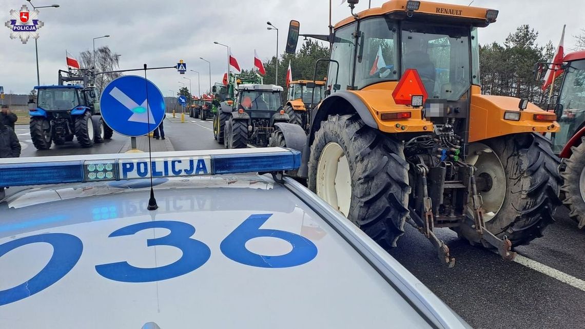 Powiat chełmski.  Rolnicy znów przejechali ulicami Chełma. Protest trwa… [FILMY]