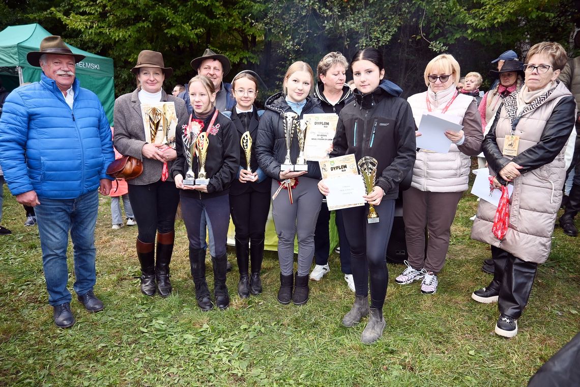 Powiat chełmski. W Wojsławicach polowali na lisa. Świętego Huberta uczcili nieco wcześniej niż zwykle. Zobaczcie zdjęcia