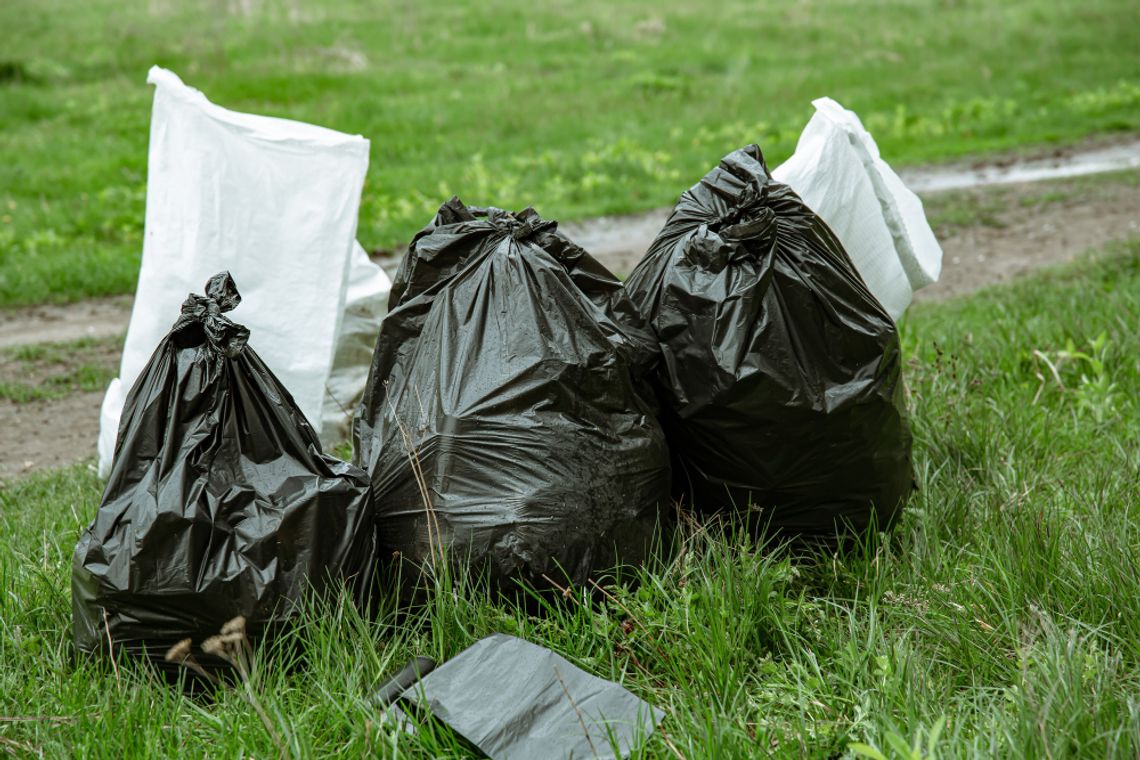 Problem z opłatami za śmieci przy ul. Skłodowskiej. Radni w Rejowcu Fabrycznym pomogli mieszkańcom Wykreślenie Młodzieżowej Spółdzielni Mieszkaniowej z Krajowego Rejestru Sądowego skomplikowało rozliczanie opłat za odpady na nieruchomości przy ul. Marii Curie-Skłodowskiej w Rejowcu Fabrycznym. Podczas 33. sesji Rady Miasta radni przyjęli uchwałę, która umożliwia przyjmowanie deklaracji